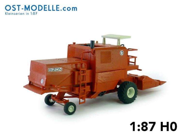 Preview: Mähdrescher BIZON Z056 mit Sonnendach vierreihigen Maispflücker rot